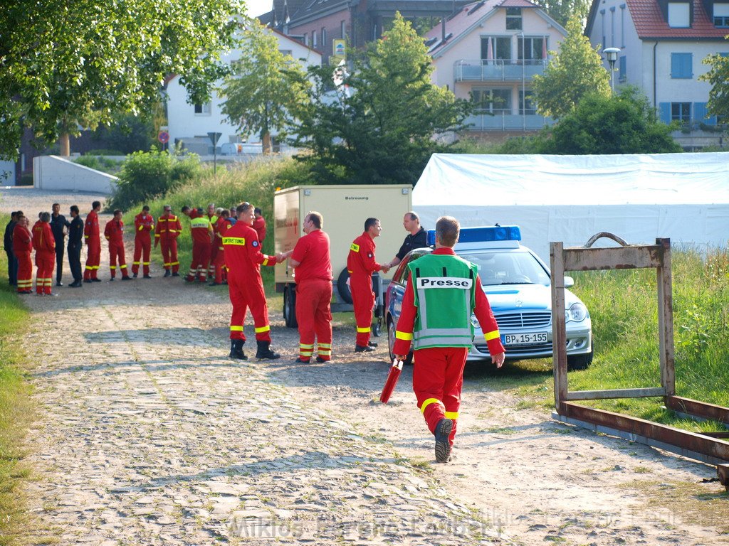 Uebung PRhein Feuerwehr Polizei DLRG Leverkusen Hitdorf P008.JPG